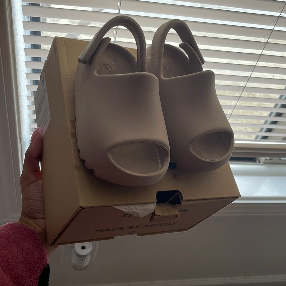 Toddler Yeezy Slides